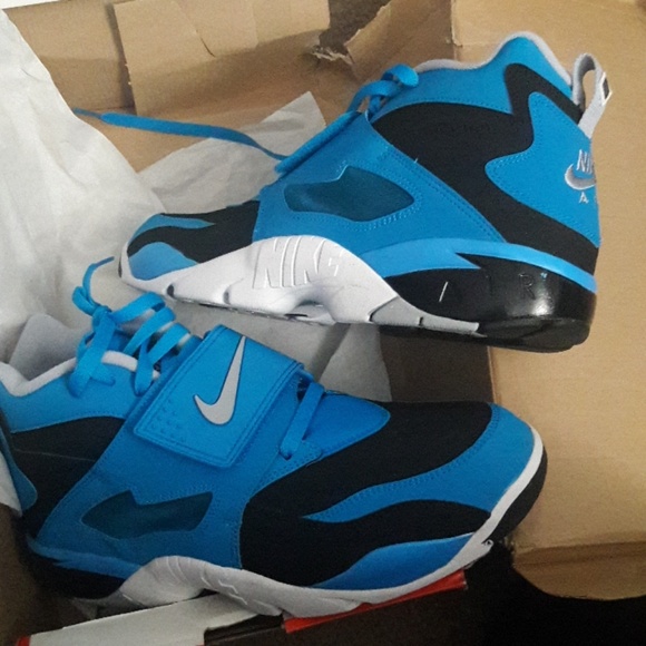 Nike Other - Nike Air Diamond Turf Sneakers - Size 13